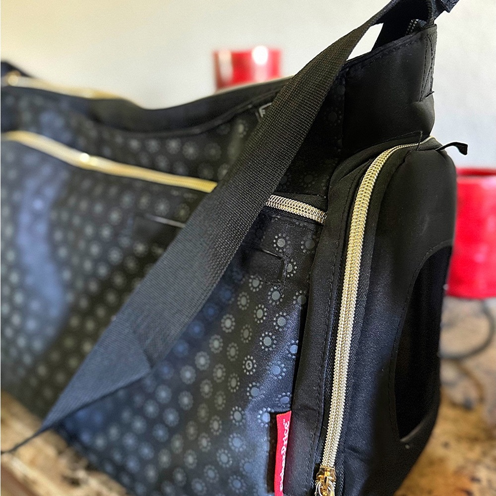 Fisher-price diaper bag in amazing like new condition! Fits so much stuff in it!